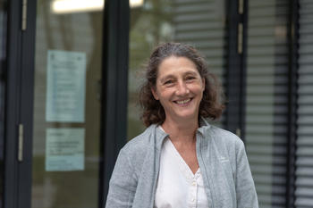 Diane Hessler Bittl koordiniert die Bauprojekte am Fachbereich Biologie, Chemie, Pharmazie.