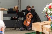 Natalie Miller am Piano und Uwe Hirth-Schmidt am Cello haben die Zeremonie musikalisch begleitet.