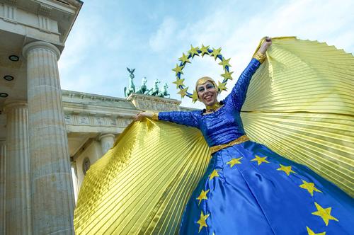 Nicht alle sind so proeuropäisch wie diese Person beim „March for Europe" 2017. Umfragen zufolge könnten rechtspopulistische und europaskeptische Parteien bei der Wahl im Juni weiter zulegen.