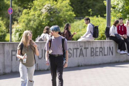 Alles neu? Bitte immer fragen: Die Freie Universität Berlin bietet vielfach Unterstützung und Beratung an.