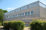 Das Institut für Veterinär-Biochemie befindet sich auf dem Campus Düppel im Oertzenweg 19b, Gebäude 12.