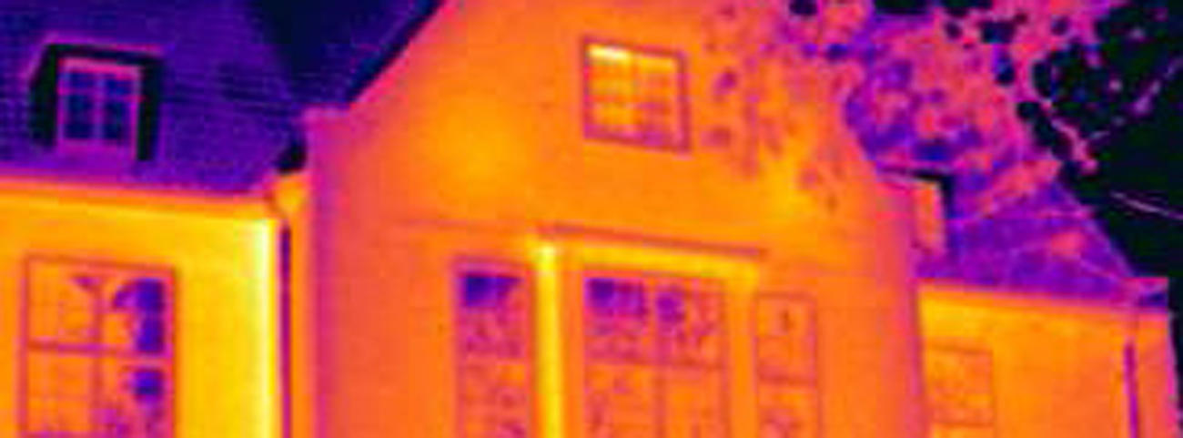 thermo-graphic picture of a building