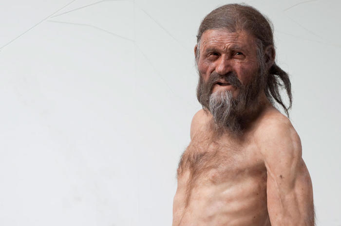 Durch die Rekonstruktion des Ötzis sind Rückschlüsse auf die Lebensweise von prähistorischen Menschen möglich.