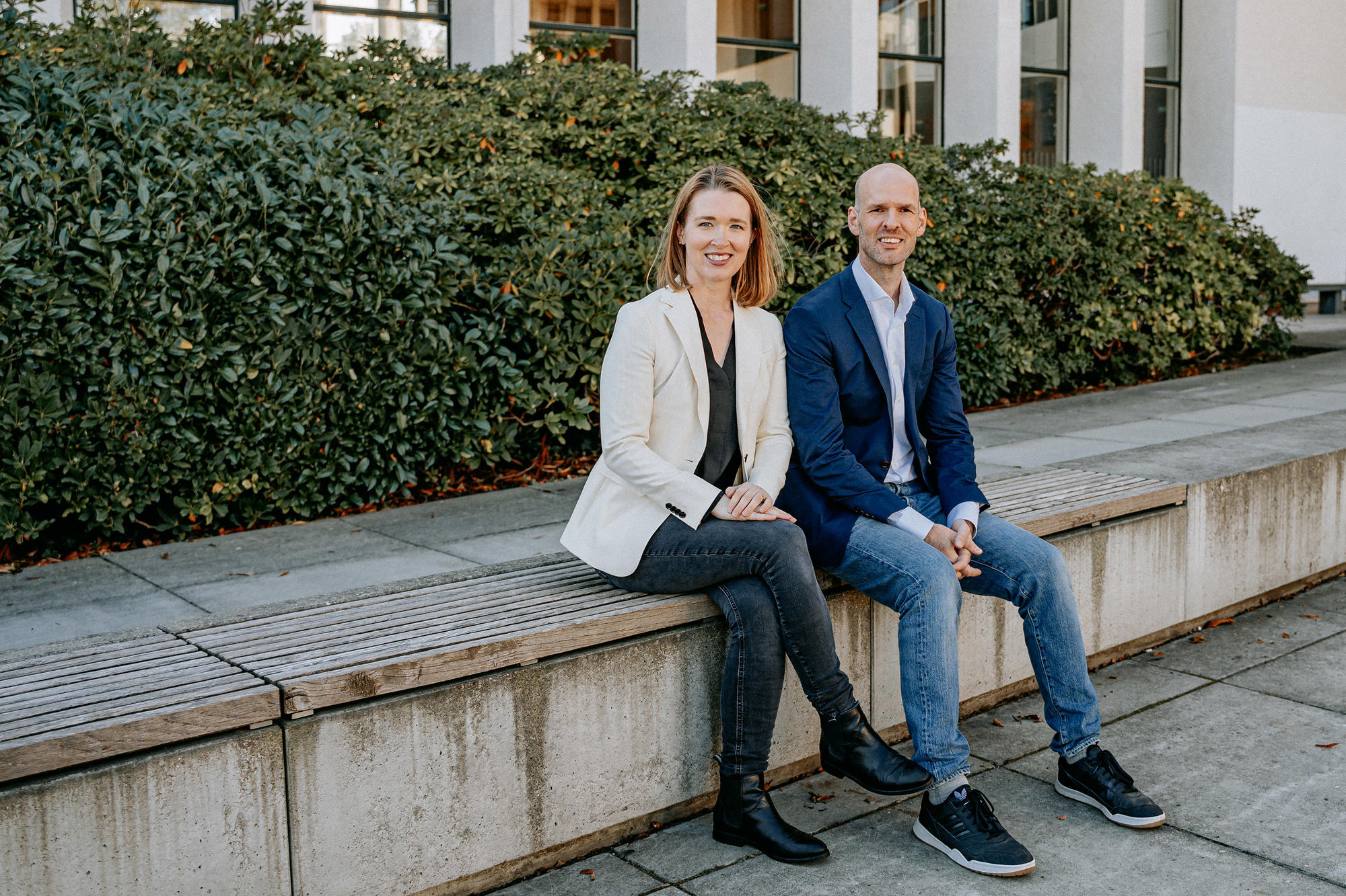 Mit der App von Samantha Lattof (links) und Philip Meier (rechts) können Schwangere unter anderem ihr persönliches Risiko für bestimmte Komplikationen der Schwangerschaft berechnen.