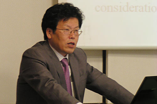 Dr. Lee Young-Jo, Standing Commissioner der südkoreanischen Wahrheitskommission