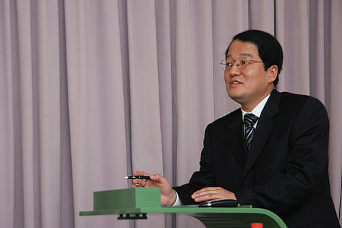Sung Wook Nam, politischer Berater des südkoreanischen Staatspräsidenten, bei seinem Vortrag an der Freien Universität Berlin
