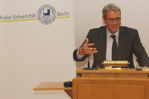 "Der erste Schritt ist getan." Bundesumweltminister Norbert Röttgen zu Gast an der Freien Universität
