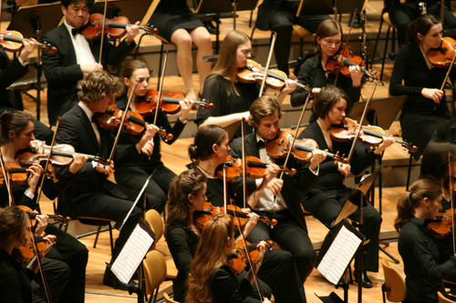 Beim diesjährigen Konzert in der Philharmonie, das am 27. und 28. Juni stattfindet,  treten insgesamt 280 Chor- und Orchestermitglieder auf.