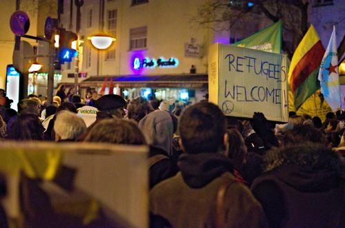 Dass Flüchtlinge in ihrer Stadt willkommen sind - diese Haltung wollten diese Saarbrücker am 12. Januar 2015 demonstrieren.
