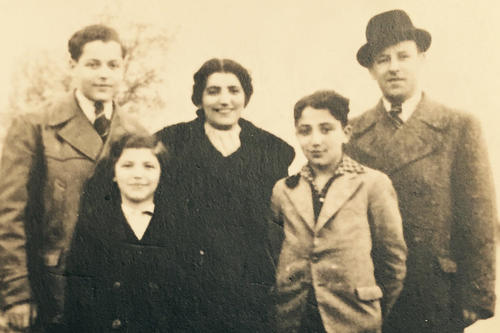 Leo und Sabina Adler mit ihren Kindern Norbert, Fedor und Rita 1939 in Zbąszyń.