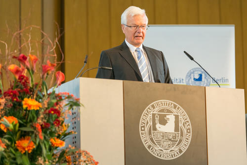 Medizinprofessor Dr. Peter Gaehtgens war von 1999 bis 2003 Präsident der Freien Universität Berlin. Er erinnerte an eine Ruderregatta der Berliner Universitäten und den tonangebenden Mann im FU-Boot: Peter Lange.