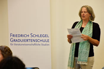 Anja Hallacker, Geschäftsführerin der FSGS, stellte in ihrer Begrüßungsrede das neue Förderformat „Einstein-Projektstipendium“ vor.