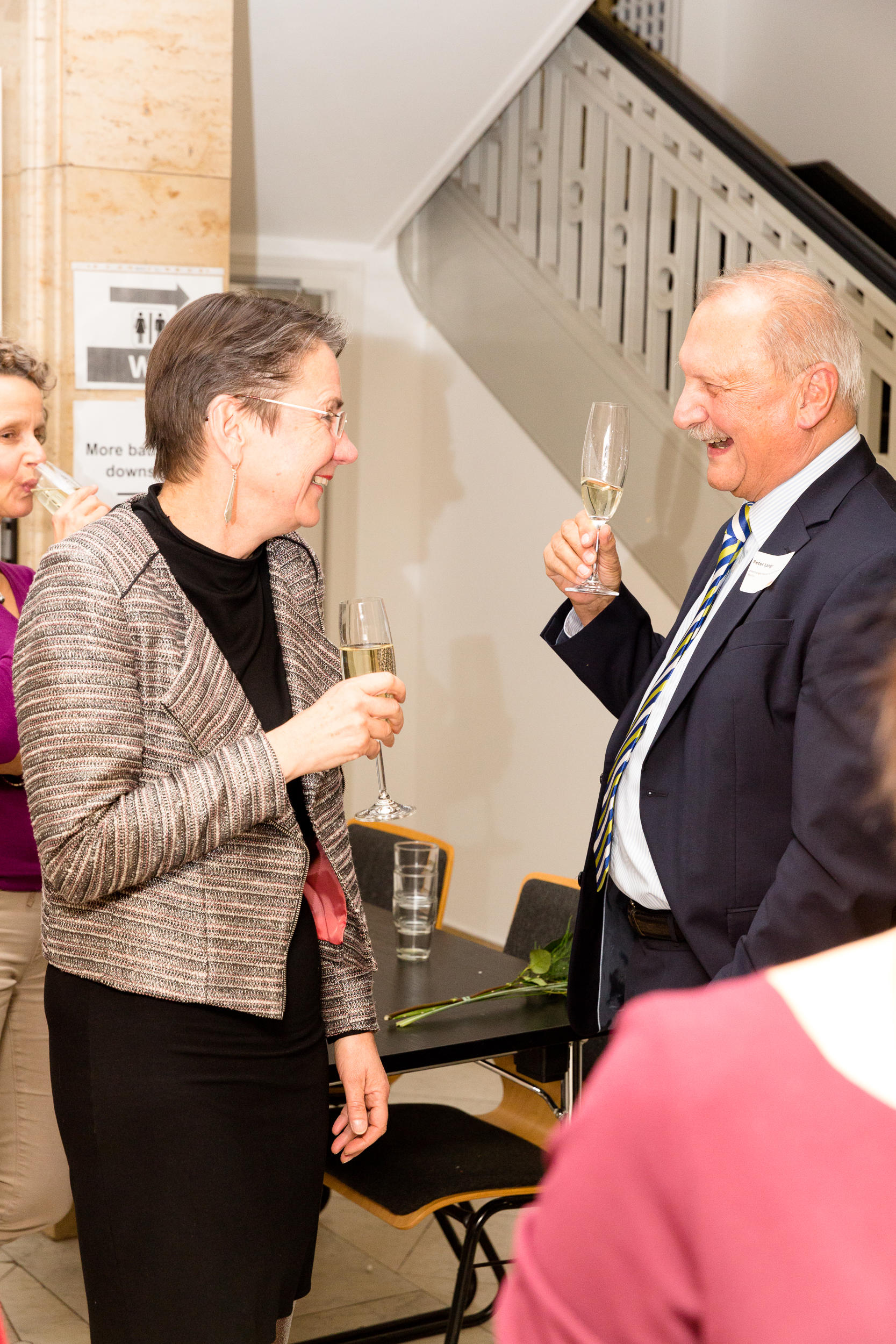 Dr. Mechthild Koreuber, Zentrale Frauenbauftragte der Freien Universität Berlin, und Peter Lange, ehemaliger Kanzler, jetzt Vorstandsvorsitzender der Ernst-Reuter-Gesellschaft der Freunde, Förderer und Ehemaligen der Freien Universität Berlin e.V.