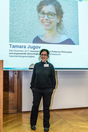 „Strukturelle Beherrschung“ war Tamara Jugovs Begriff. Sie ist seit Dezember 2017 Juniorprofessorin für Politische Philosophie und angewandte Gerechtigkeit mit dem Schwerpunkt Geschlechtergerechtigkeit.