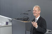 Eckart Rühl, Professor für Physikalische und theoretische Chemie an der Freien Universität, hat die Sanierung von Anfang an als künftiger Nutzer begleitet und freute sich über den gelungenen Abschluss.