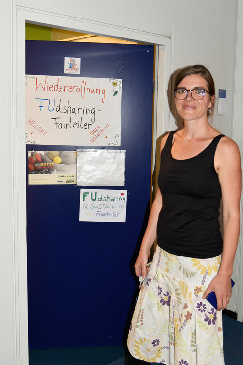 Katrin Henße, Politikwissenschaftsstudentin und Gründungsmitglied von FUdsharing, präsentierte bei der Eröffnungsfeier den Fair-Teiler.