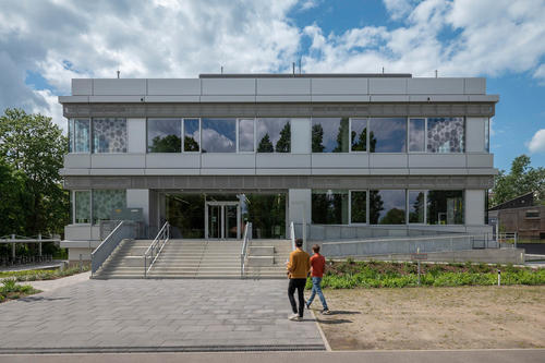 Die Dahlemer Wissenschaftsgespräche finden im Forschungsbau SupraFAB in der Altensteinstraße 23a statt.