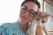 Ein Herz für Tiere – Veterinärmedizinstudentin Carine Hadjadene wurde am 12. Oktober mit dem DAAD-Preis für ausländische Studierende ausgezeichnet.