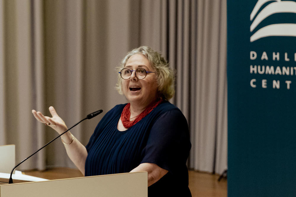 Rosi Braidotti, feministische Philosophin und emeritierte Universitätsprofessorin der Universität Utrecht.