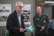 Auch Universitätspräsident Professor Günter M. Ziegler übernahm eine Baumpatenschaft. Er verwies auf das kommende Jahre der Biodiversität an der Freien Universität.