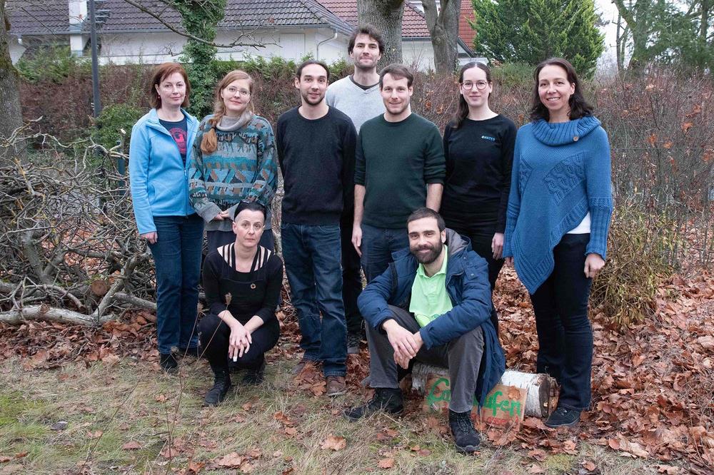 Das Living Lab Multispecies Campus gestalten unter anderem (v.l.n.r.) Luiza Olos, Sophie Lokatis, Janet Wagner, Zeno Porro, Leon von Salisch, Jan Keller, Florian Ruhland, Clara Schwedler und Tanja Straka.