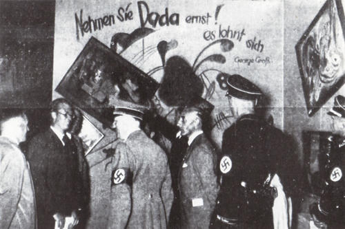 Vorbesichtigung der Ausstellung "Entartete Kunst", München,  am 16. Juli 1937 mit Adolf Hitler, Adolf Ziegler, Wolfgang Willrich, Walter Hansen und Heinrich Hoffmann