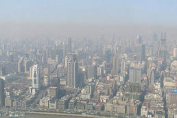 The air and water pollution in China is one of the biggest environmental problems. There is smog in many cities, as here in Shanghai.