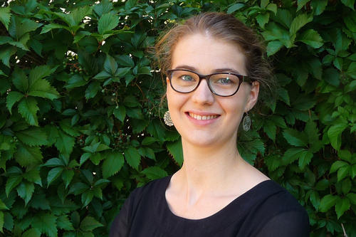 Projektkoordinatorin Sarah Delere studiert an der Freien Universität Katholische Theologie, Politikwissenschaft und Geschichte.