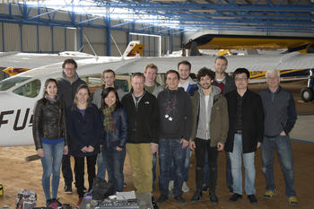 The team headed by Thomas Ruhtz (sixth from left) in front of Freie Universität’s Cessna.