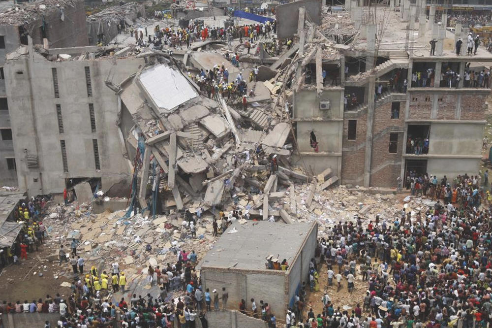 April 2013: Bei dem schwersten Unglück in der Geschichte der Textil- und Bekleidungsindustrie starben mehr als 1100 Menschen, 2400 wurden verletzt.