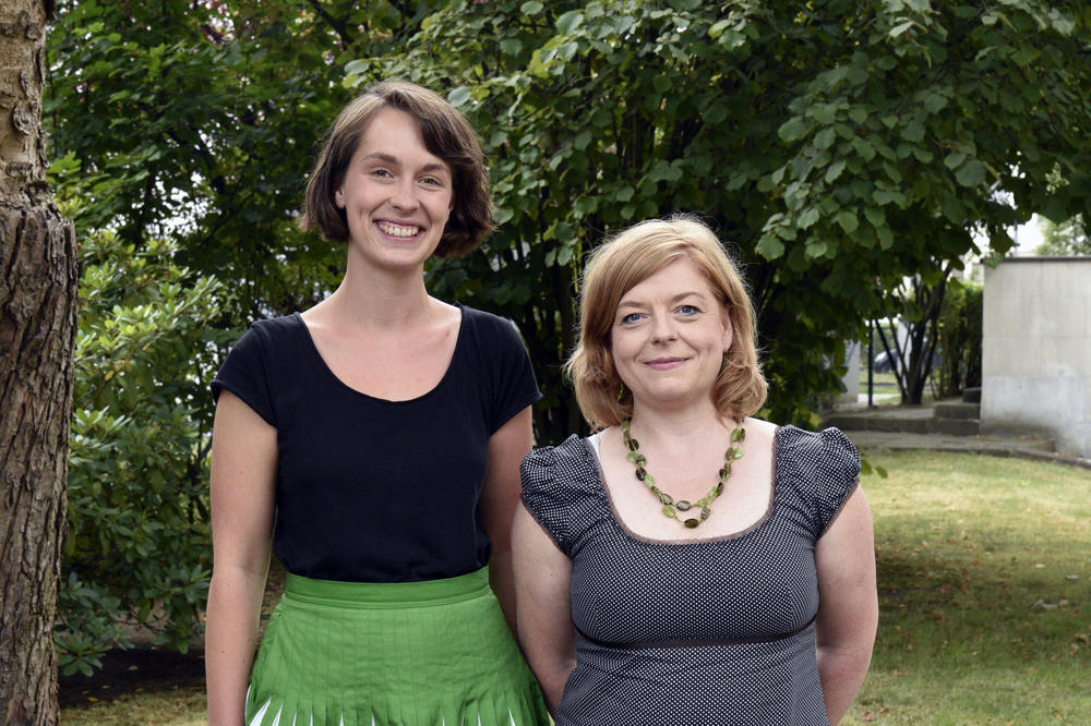 Norma Bethke, Doktorandin der Gesundheitspsychologie, und Claudia Siegel (rechts), Leiterin des Verbindungsbüros der Freien Universität Berlin in Brüssel.