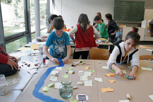 Die 6. Klasse der Bernhard-Grzimek-Grundschule plant ihre eigene Stadt