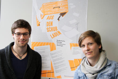 Die Germanistik-Studenten Carolin Schmidt und Robin Carstairs haben in Eigenregie eine Plattform für die Veröffentlichung wissenschaftlicher Arbeiten von Studierenden geschaffen.