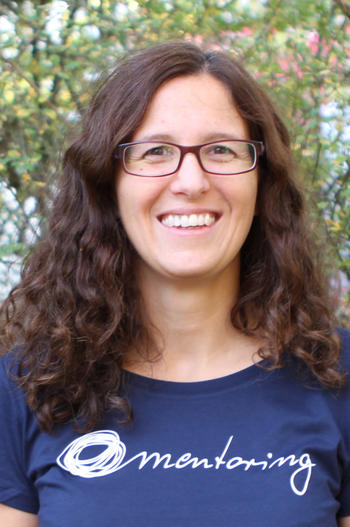 Dr. Cynthia Heiner, Mentoring-Referentin am Fachbereich Physik.