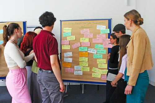 Beim Barcamp haben Studierende die Agenda gesetzt: Sie konnten eigene Themen einbringen, sich austauschen und gemeinsam neue Ideen entwickeln.
