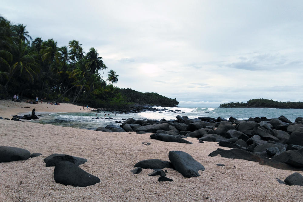 Ein Strand der Inselgruppe Îles du Salut vor der Küste von Französisch-Guyana.