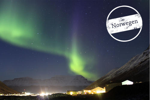 Wunderschönes Naturschauspiel: Aurora borealis über dem Studentenort Nybyen.
