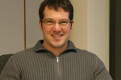 Der Genetiker Alex D. Greenwood stammt aus Pittsburgh im US-Staat Pennsylvania und ist Experte für Virologie, Retrovirologie und alte DNA im Bereich der Wildtierforschung