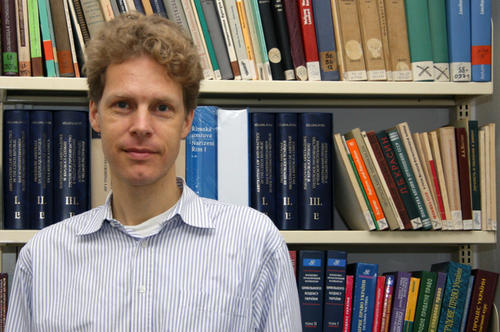 Burkhard Breig ist Juniorprofessor am Fachbereich Rechtswissenschaft und am Osteuropa-Institut der Freien Universität Berlin