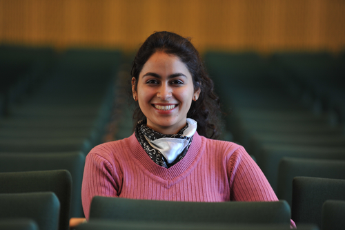 2011 saß Charnita Arora noch als Studentin im Hörsaal der Freien Universität, jetzt überzeugte die Anglistin bei einem Science Slam in Kalkutta und gewann einen Auslandsaufenthalt in Deutschland.