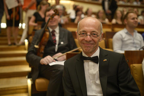Das Gesicht des Collegium Musicum: Bernhard Wyszynski. Als Zuhörer wird der Musiker das Orchester, dem er in verschiedenen Funktionen seit dem Wintersemester 1971/72 angehörte, wohl weiter begleiten.