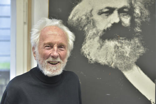 Niemals aus dem Blick verloren: Karl Marx, Klaus Peter Kiskers Forschungsobjet. Das Bild hängt in seinem Arbeitszimmer in der Boltzmannstraße 20.