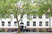In 1959 the Otto Suhr Institute of Political Science moved into the building at Ihnestraße 22.