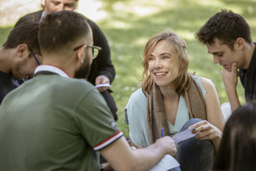 Refugees can learn German through tandem language partnerships as part of the buddy program.