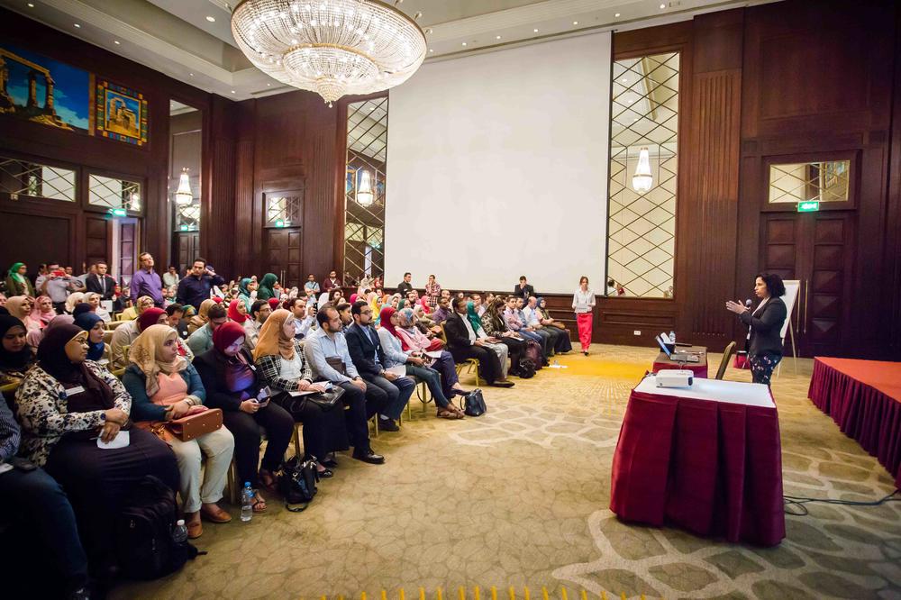 Every year the Cairo Office informs hundreds of Egyptian students who want to apply for a degree program or a doctorate in Germany. Currently, events like this one (from 2018) have to take place online.