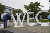 A great number of visitors left their names, thoughts, and little messages on the huge #yeswecampus letters that stretched over 20 meters in length. Professor Günter M. Ziegler, President of Freie Universität, was among the first to do so.