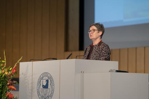 “She teaches us how to remember.”: Ulrike Gote, the Berlin Senator for Science, paid tribute to Margot Friedländer.