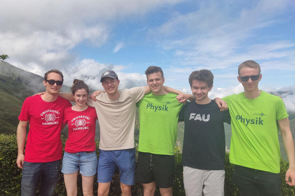 Nils Müller, Lisanne Löher, Christian Schäfer, Justus Heß, Luca Beetz, and Florian Hirsch (from left to right) represented Germany at the International Physicists’ Tournament (IPT) in Colombia.