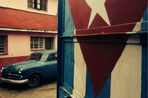 Callejón de hamel in  La Habana, Cuba, is a narrow street with many murals.