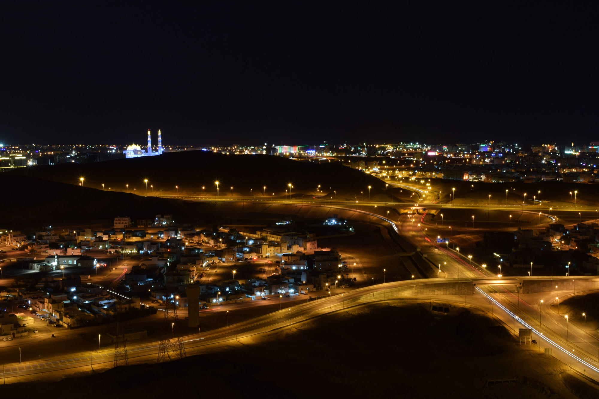 The lights of Muscat at night: Just as when Salome first glimpsed the city, it is dark again when she leaves.